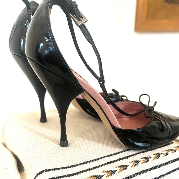 Patent leather Miu Miu kitten heeled T-strapped spectator pumps - Picture 5 of 11